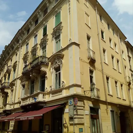 Casa Bonelli, Dimora Della Gastronomia Urbana Nel Cuore Di 토리노